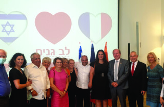 Посол Франции в Израиле Эрик Данон отметил в Нетании День Победы