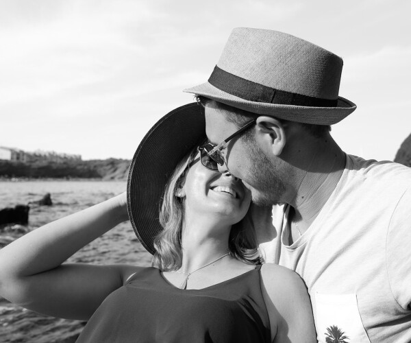 От нужды — к близости. Как перестать искать в отношениях спасение