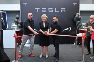 В Нетании открылся первый центр компании Tesla