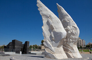 Уникальный памятник Победы в Нетании