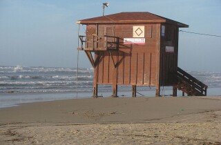 На пляже Полег проведут работы по отводу городских водных стоков