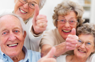 Нетания приглашает пожилых людей к активной жизни