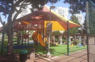 70 парков и площадок Нетании доступны детям и родителям с ограниченными возможностями