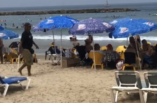 Очередной раз пляжи Нетании получили знак отличия «Голубой флаг»